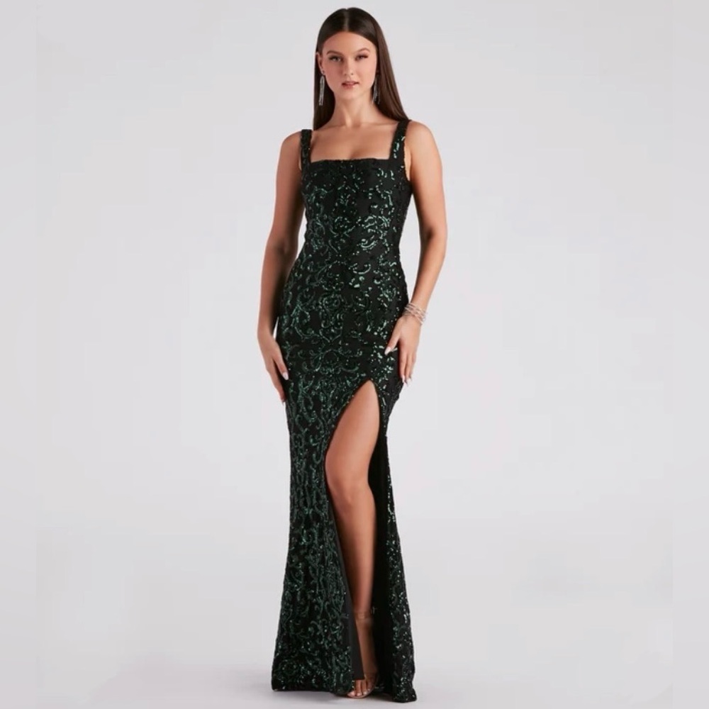 Windsor Jovie Formal Sequin Slit Mermaid Long Dress in the color Hunter